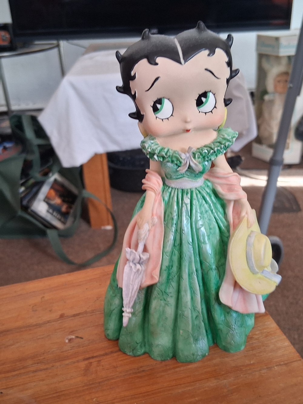 1998 Green Betty Boop Figurine in Vintage Dress - Collectible Statue Undamage